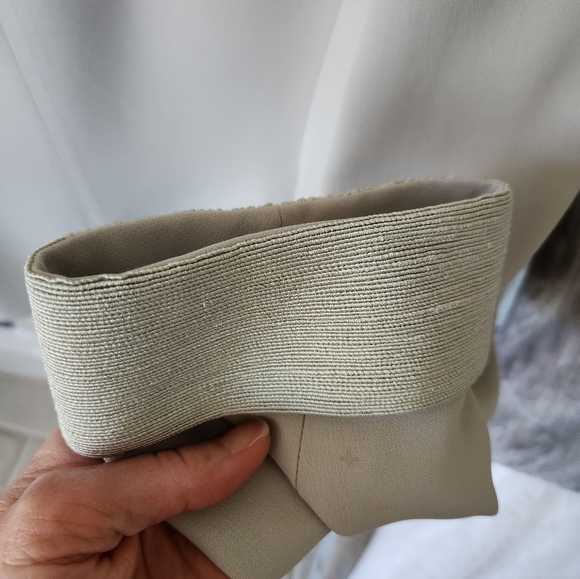 Albert Nipon Vintage 2 Piece Skirt Suit - Picture 9 of 17